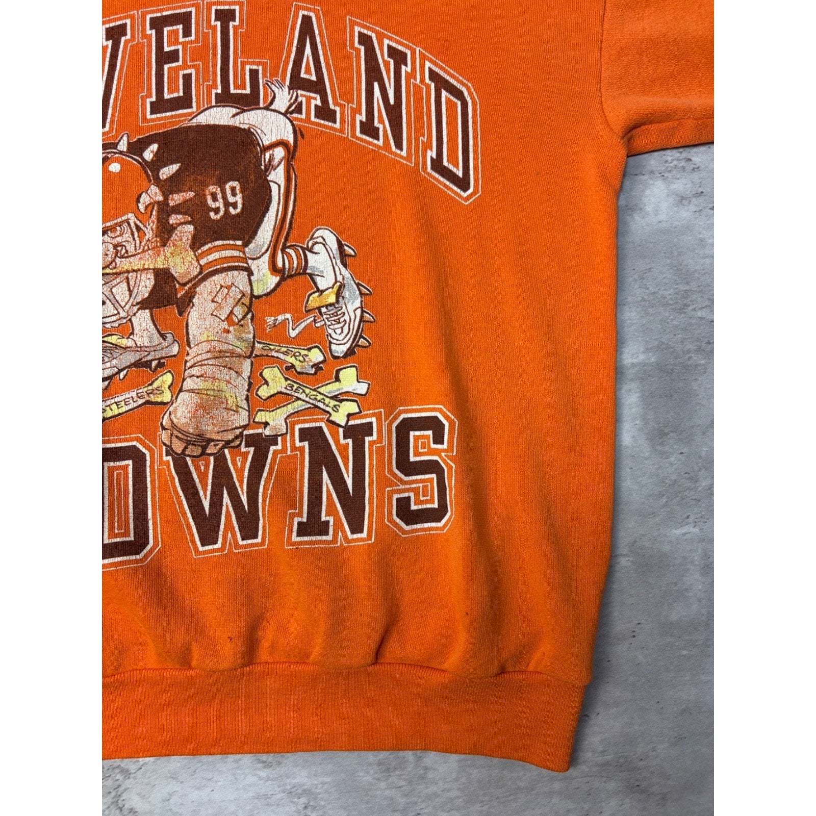 Vintage Cleveland Browns NFL Bulldog Spellout Graphic Sweatshirt Size Large