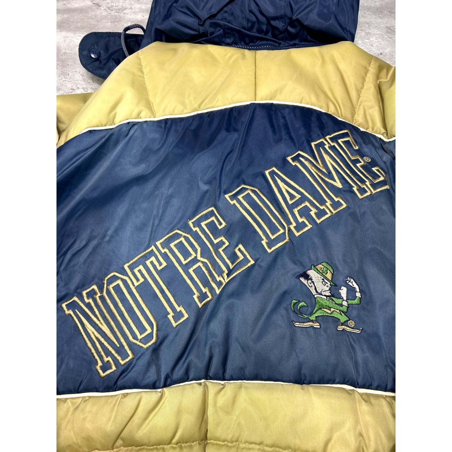 Vintage 90s Notre Dame Fighting Irish NCAA Insulated Jacket Size Large XL