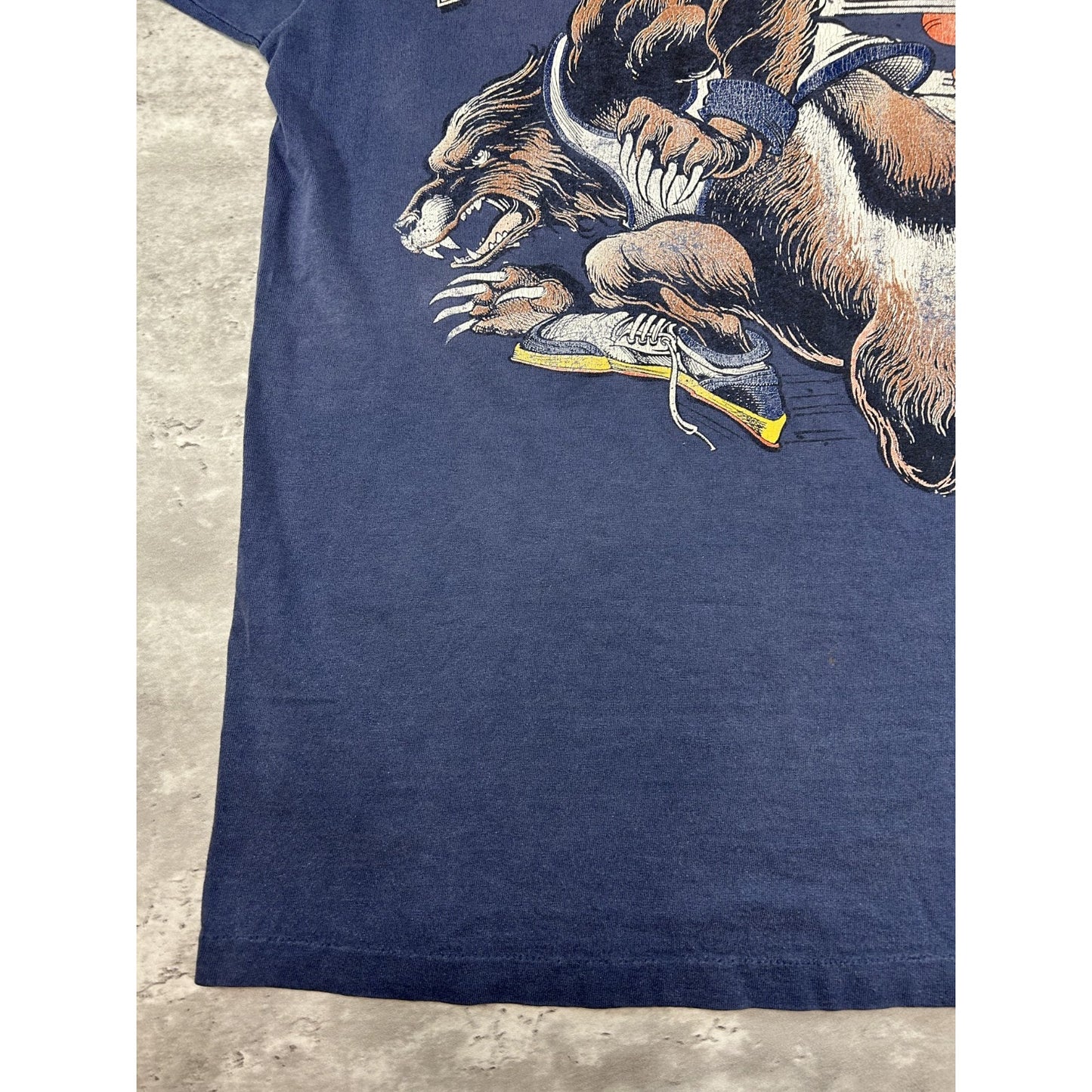 Vintage 90s Michigan Wolverines NCAA Cartoon Graphic Collegiate T-Shirt Sz Large