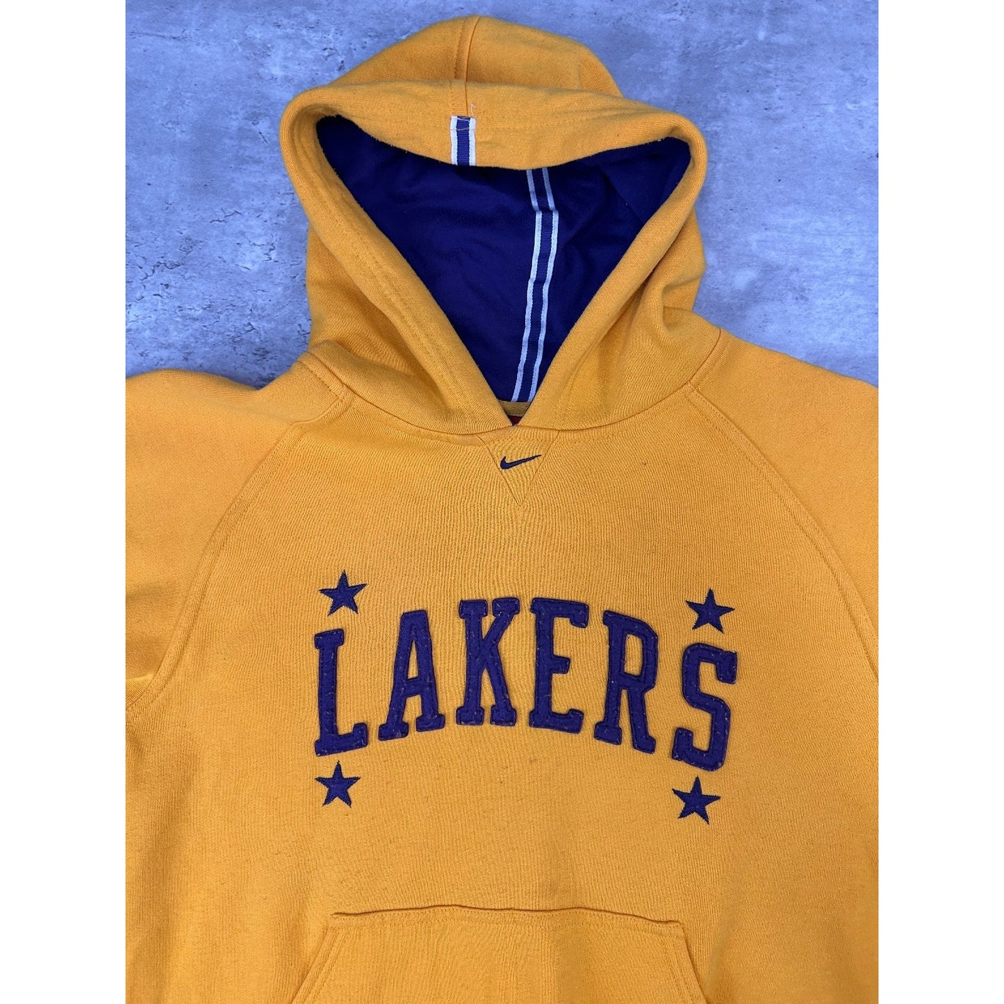 Vintage Los Angeles Lakers NBA Embroidered Nike Middle Swoosh Sweatshirt YOUTH M