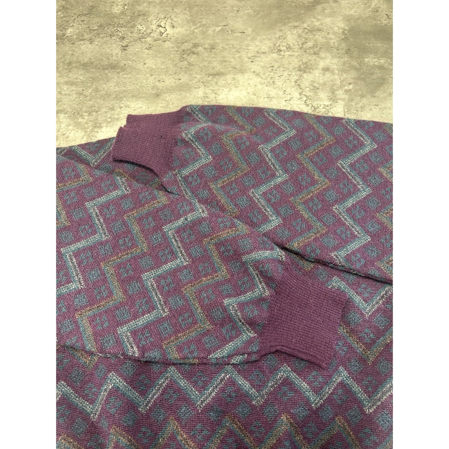Vintage 80s/90s Tricots St Raphael Abstract Striped Knit Sweater Size Medium