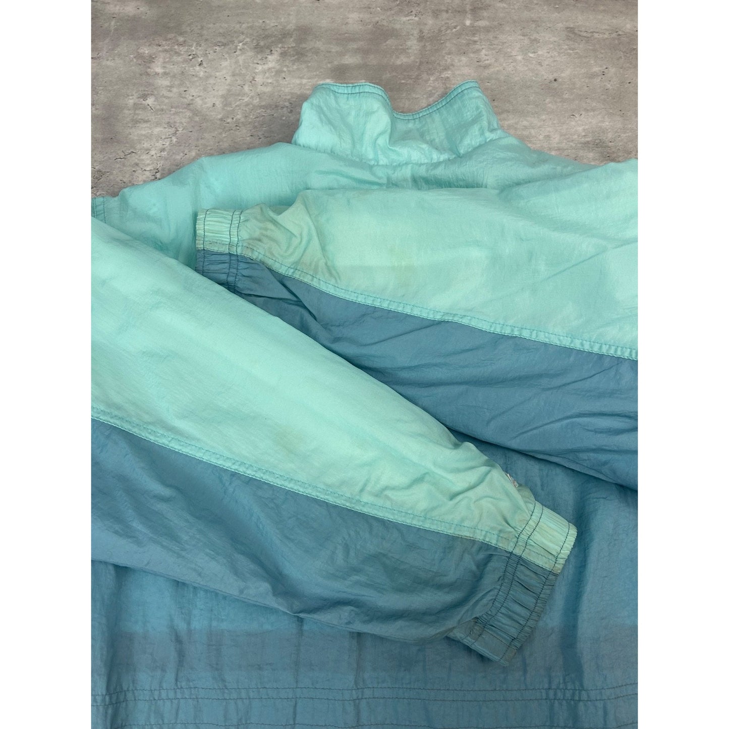 Vintage 2000s YOUTH Nike Embroidered Swoosh Nylon Windbreaker Jacket Size Large