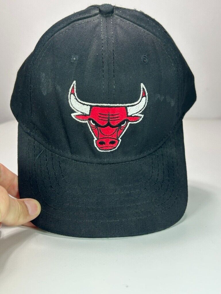 Vintage 90s Chicago Bulls NBA Embroidered Logo Snapback Hat OSFA