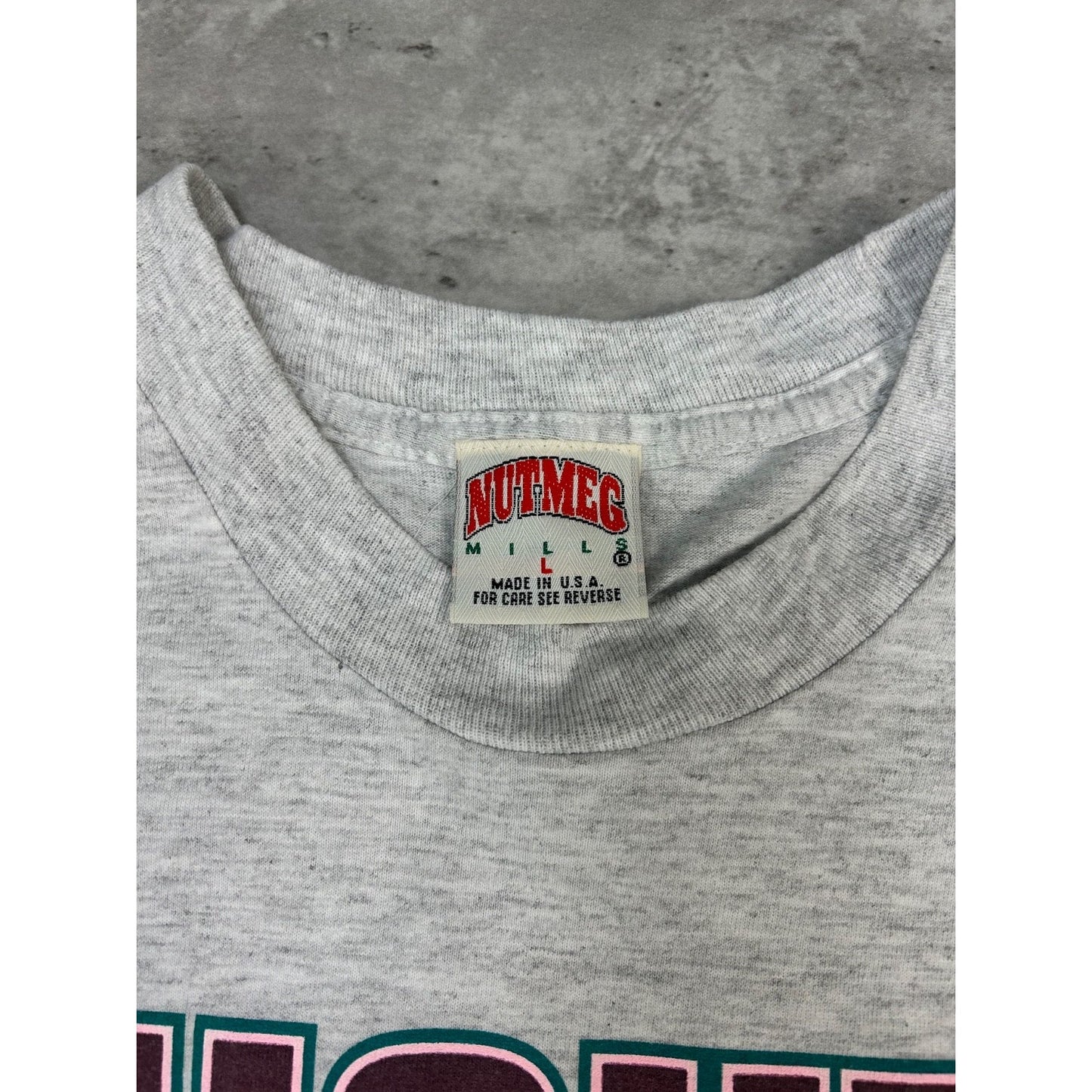 Vintage 90s Anaheim Mighty Ducks NHL Chest Buster Graphic T-Shirt Size Large