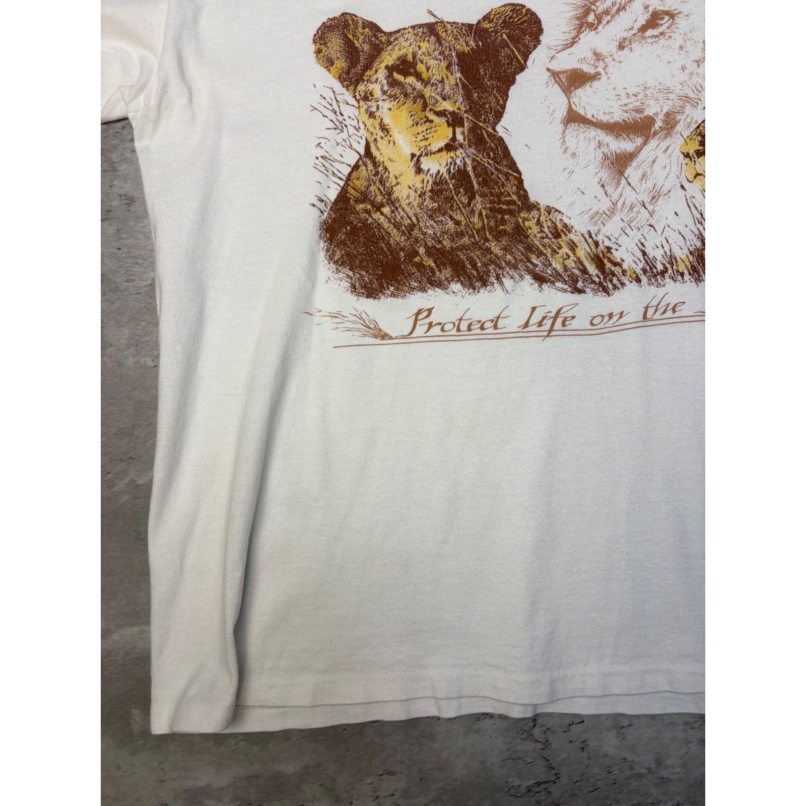 Vintage 90s WWF Protect Life On The Plains Nature Graphic T-Shirt Size XL