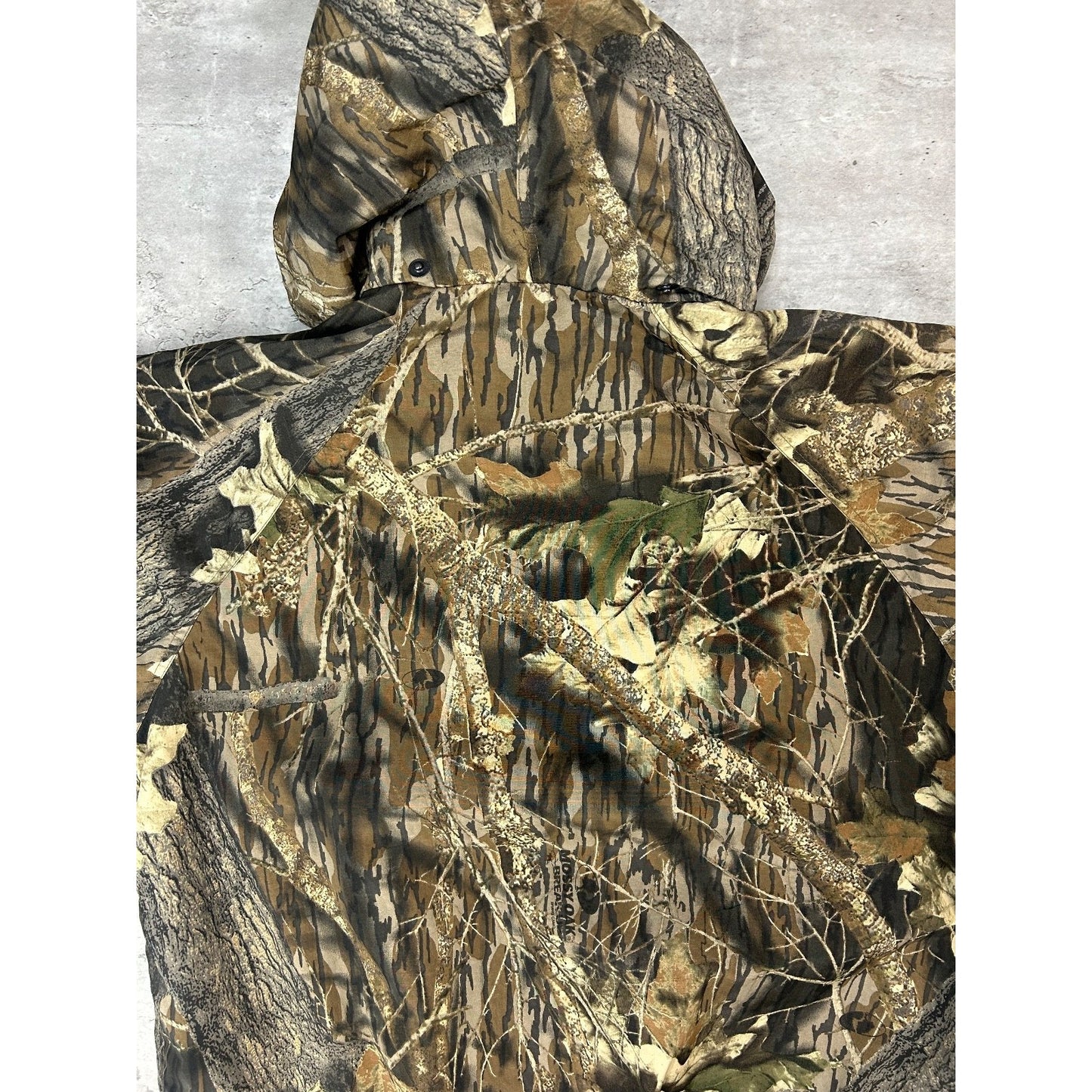 Vintage 80s/90s Mossy Oak Tree Camo Hunting Windbreaker Jacket Size Medium