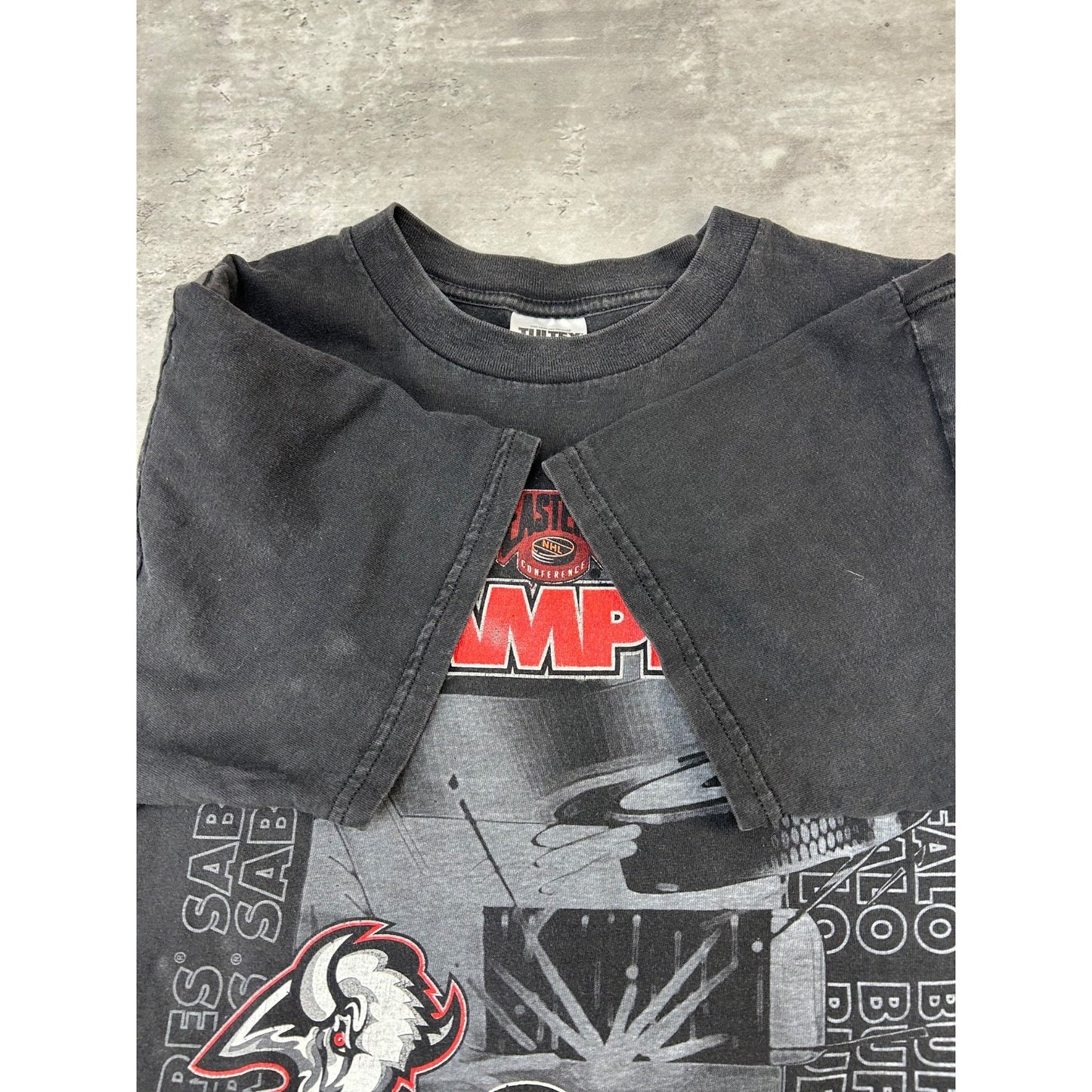 Vintage 1999 Buffalo Sabres NHL Eastern Conference Champs Graphic T-Shirt Large