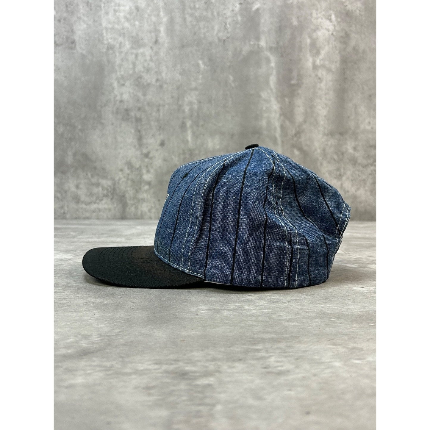 Vintage 90s Pittsburgh Penguins NHL Pinstripe Embroidered Logo Snapback Hat OSFA