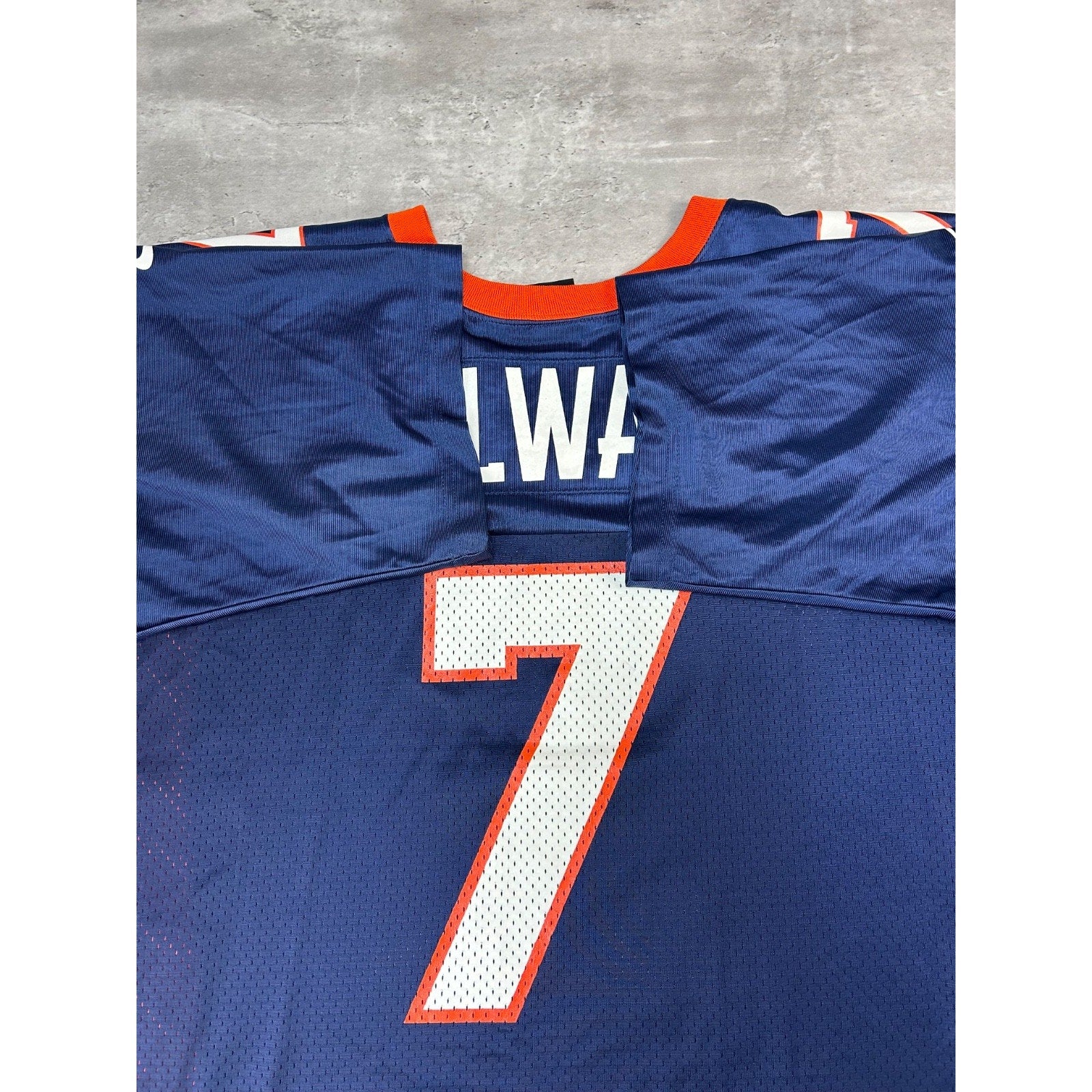 Vintage John Elway #7 Denver Broncos NFL Nike Football Jersey Size Medium