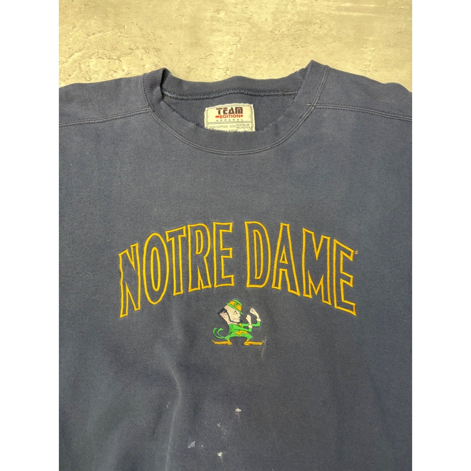Vintage Notre Dame Fighting Irish Embroidered Spellout Logo Sweatshirt Size XL
