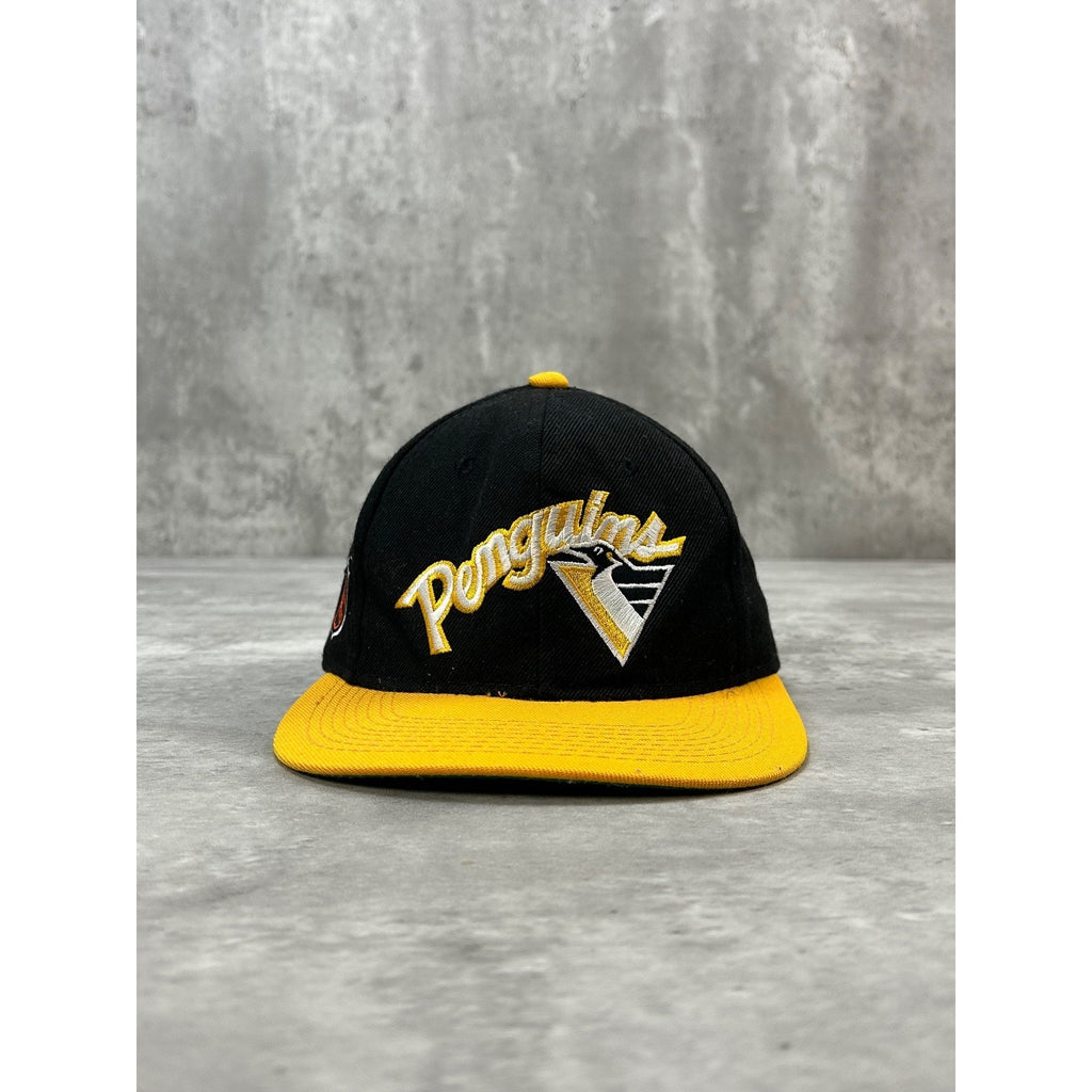 Vintage 90s Pittsburgh Penguins NHL Embroidered Logo Hockey Fitted Hat Sz 6 7/8