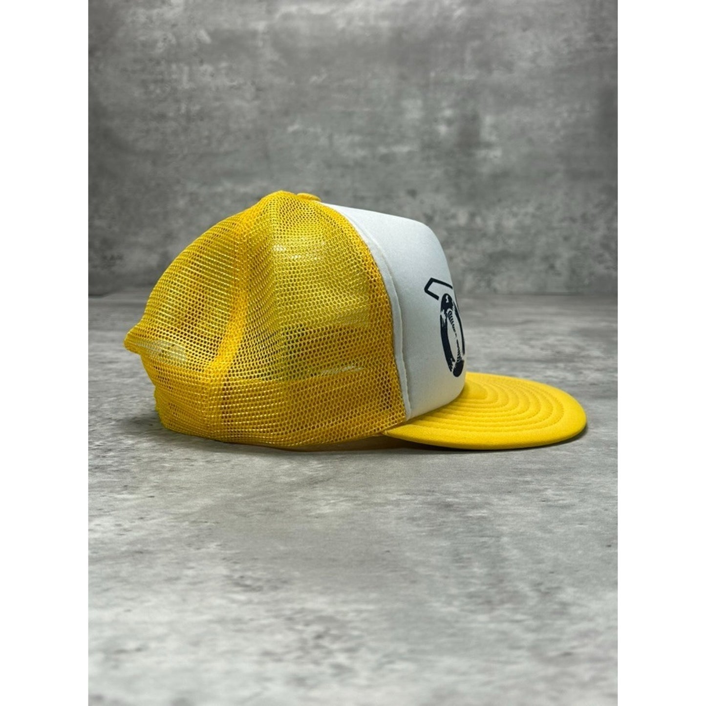 Vintage 1988 Oshkosh Graphic Spellout Trucker Snapback Hat OSFA White/Yellow