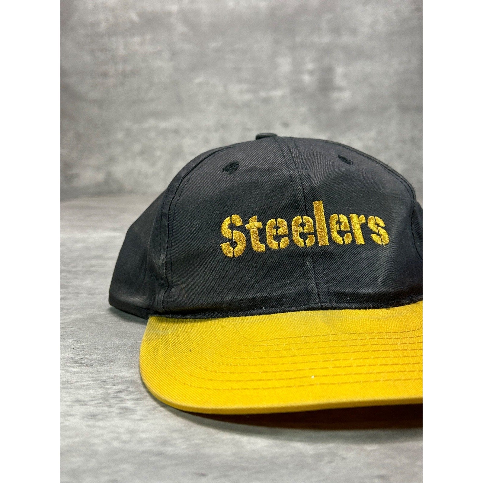 Vintage 90s Pittsburgh Steelers NFL Embroidered Spellout Snapback Hat OSFA