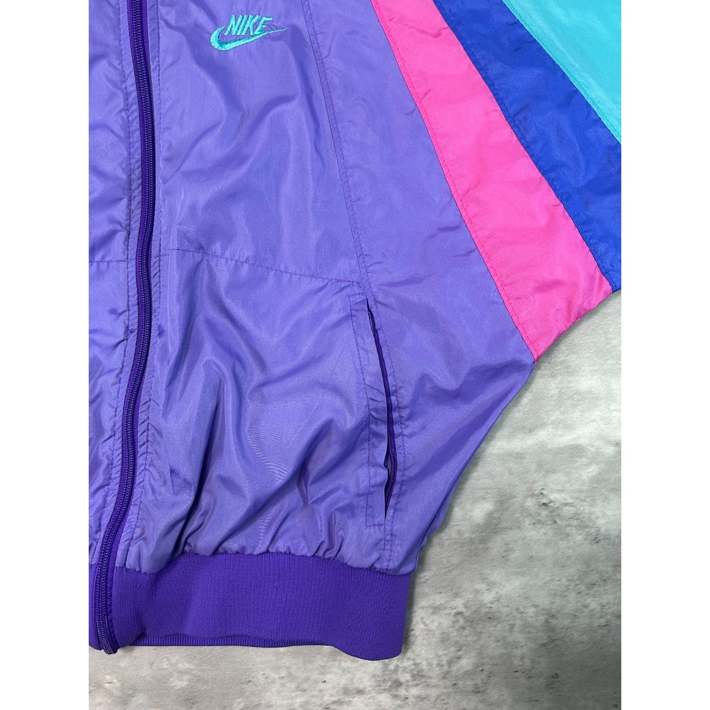 Vintage 90s Women's Nike Embroidered Logo Full ZIp Windbreaker Jacket Size Med