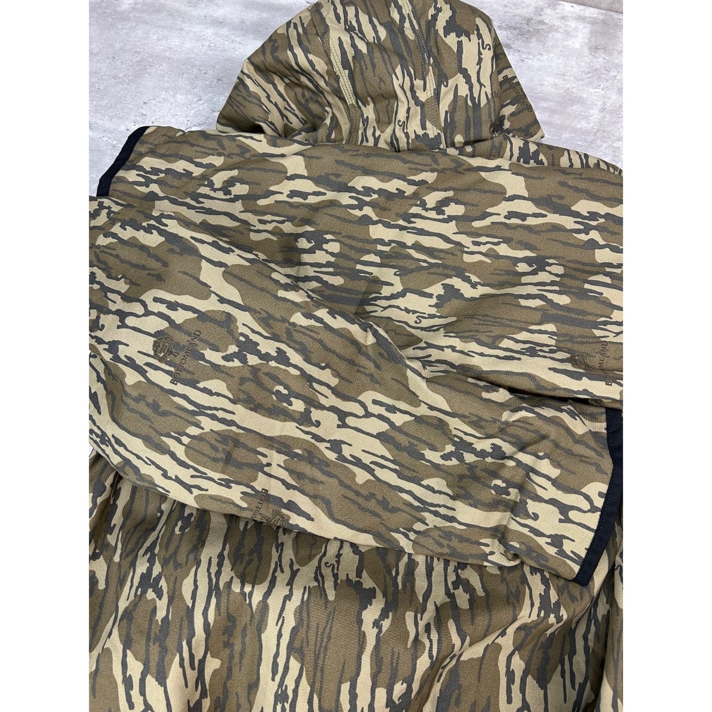 Carhartt Canvas Workwear Mossy Oak Bottomland Hooded Bomber Jacket Size Medium