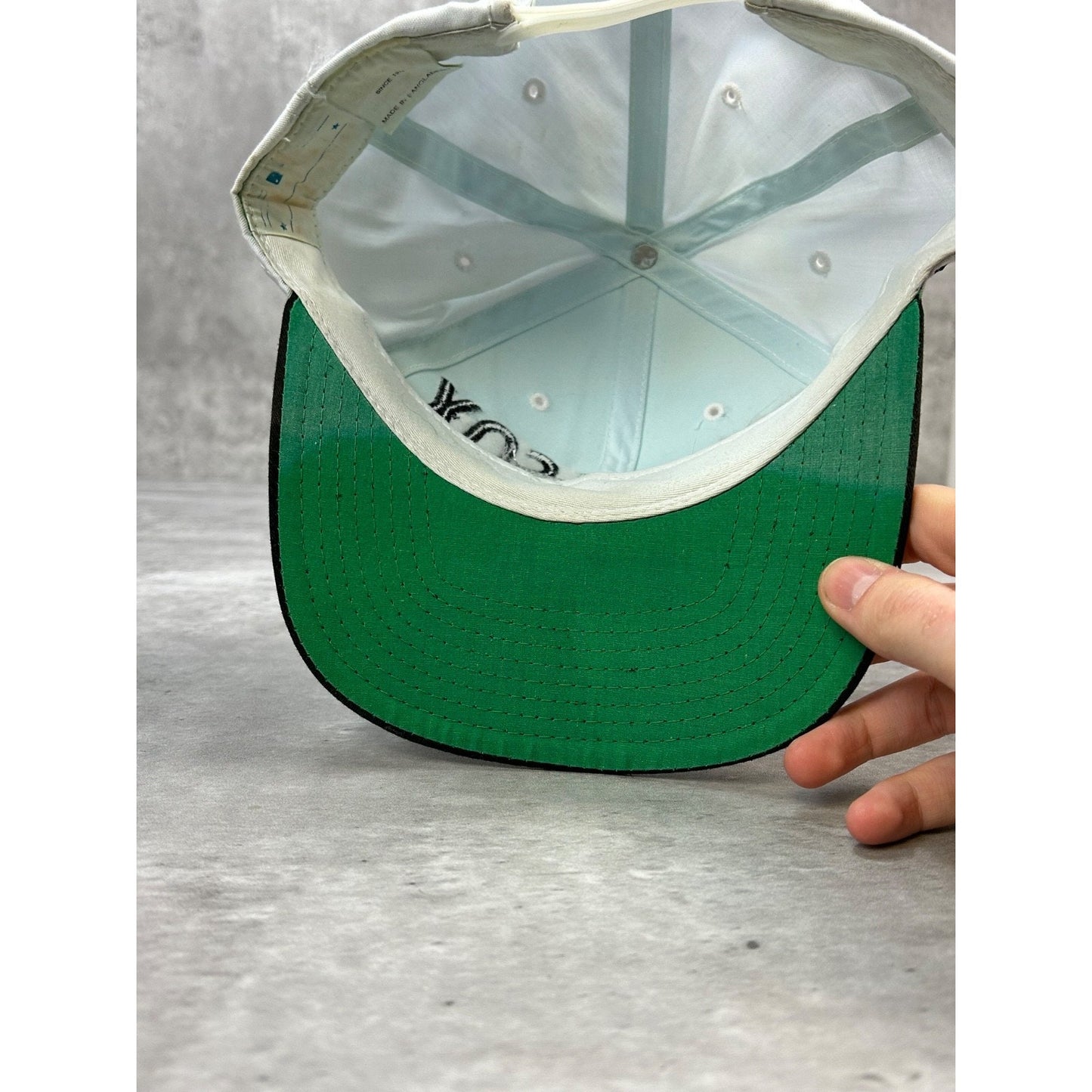 Vintage 90s Chicago White Sox MLB Embroidered Spellout Snapback Hat OSFA