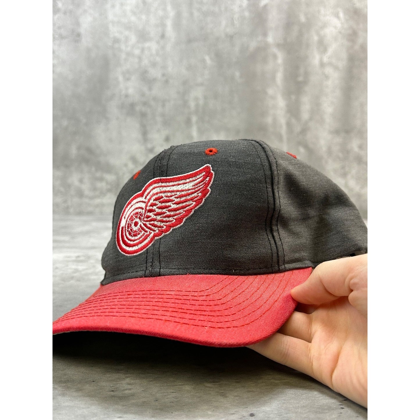 Vintage 90s Detroit Red Wings MLB Embroidered Logo Hockey Snapback Hat OSFA