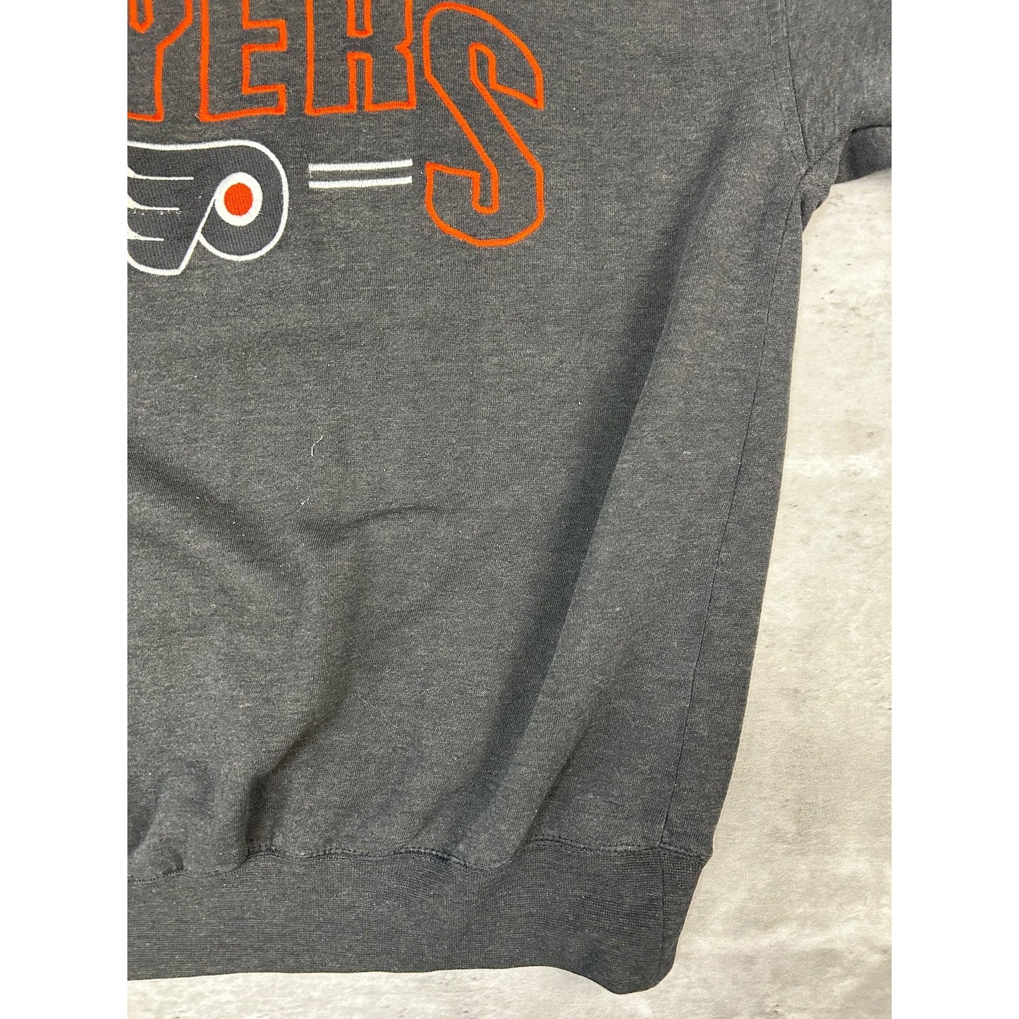 Vintage Philadelphia Flyers NHL Embroidered Spellout Hockey Sweatshirt Size Med