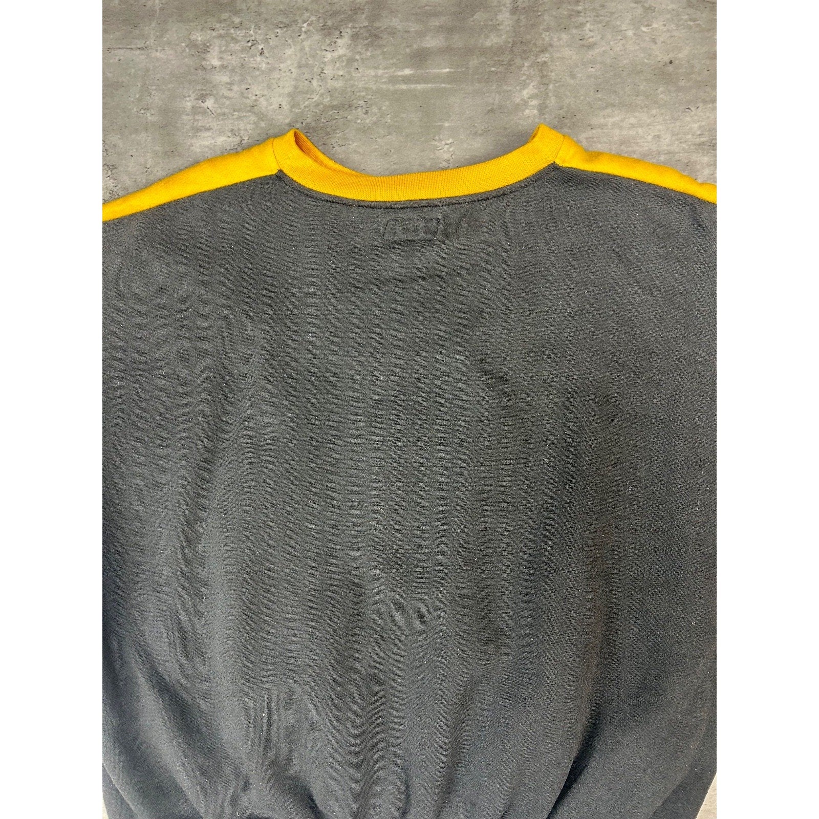 Vintage 80s/90s Reebok Graphic Spellout Crewneck Sweatshirt Size Medium