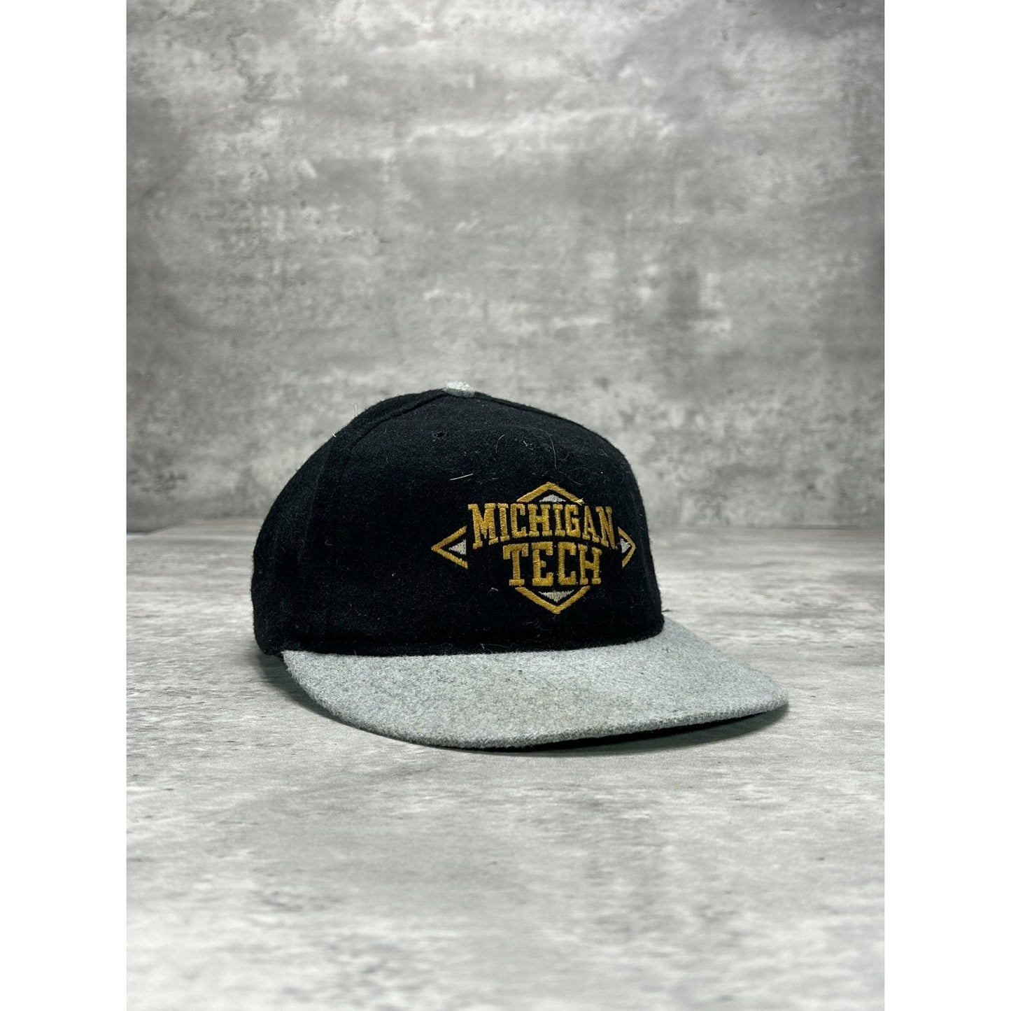 Vintage 90s Michigan Tech University Embroidered Spellout Snapback Hat OSFA