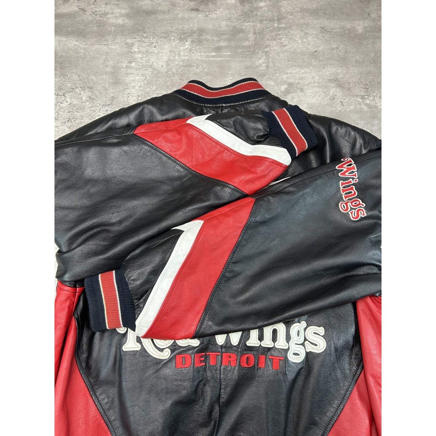Vintage Detroit Red Wings NHL Embroidered Logo Pleather Jacket Size Large