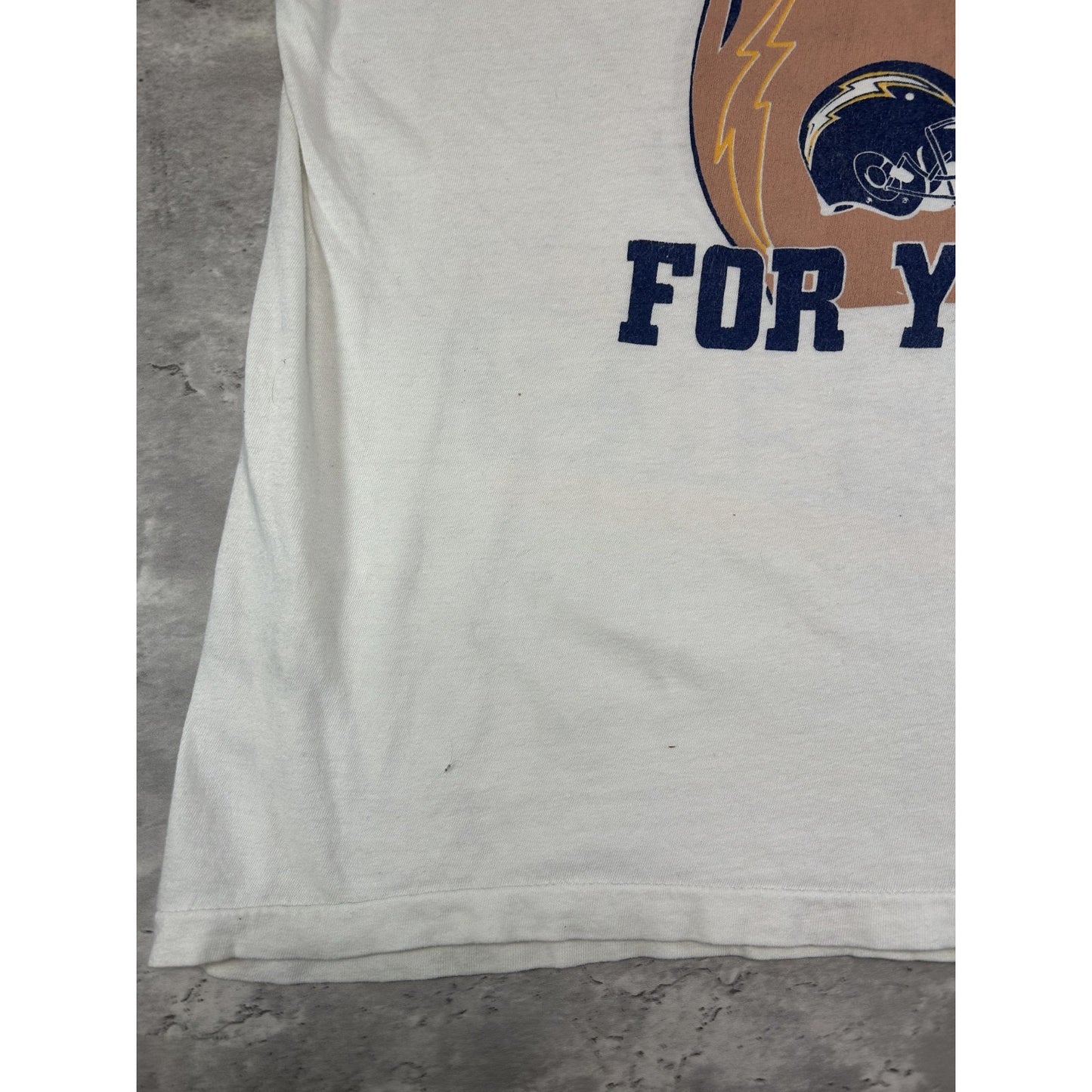 Vintage 90s San Diego Chargers NFL Helmet Graphic Football T-Shirt Size XL