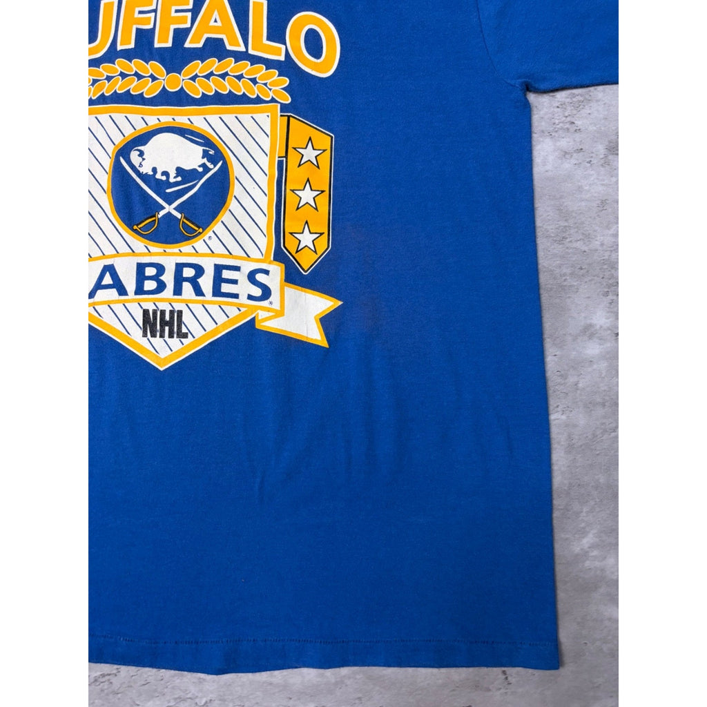 Vintage 90s Buffalo Sabres NHL Crest Graphic Blue Hockey T-Shirt Size XL