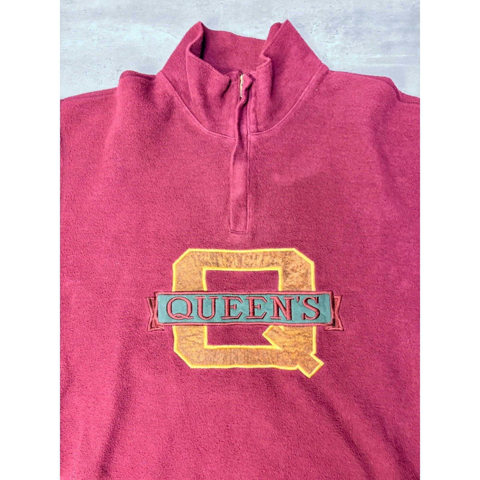 Vintage 90s Queens University Embroidered Logo 1/4 Zip Sweatshirt Size XL