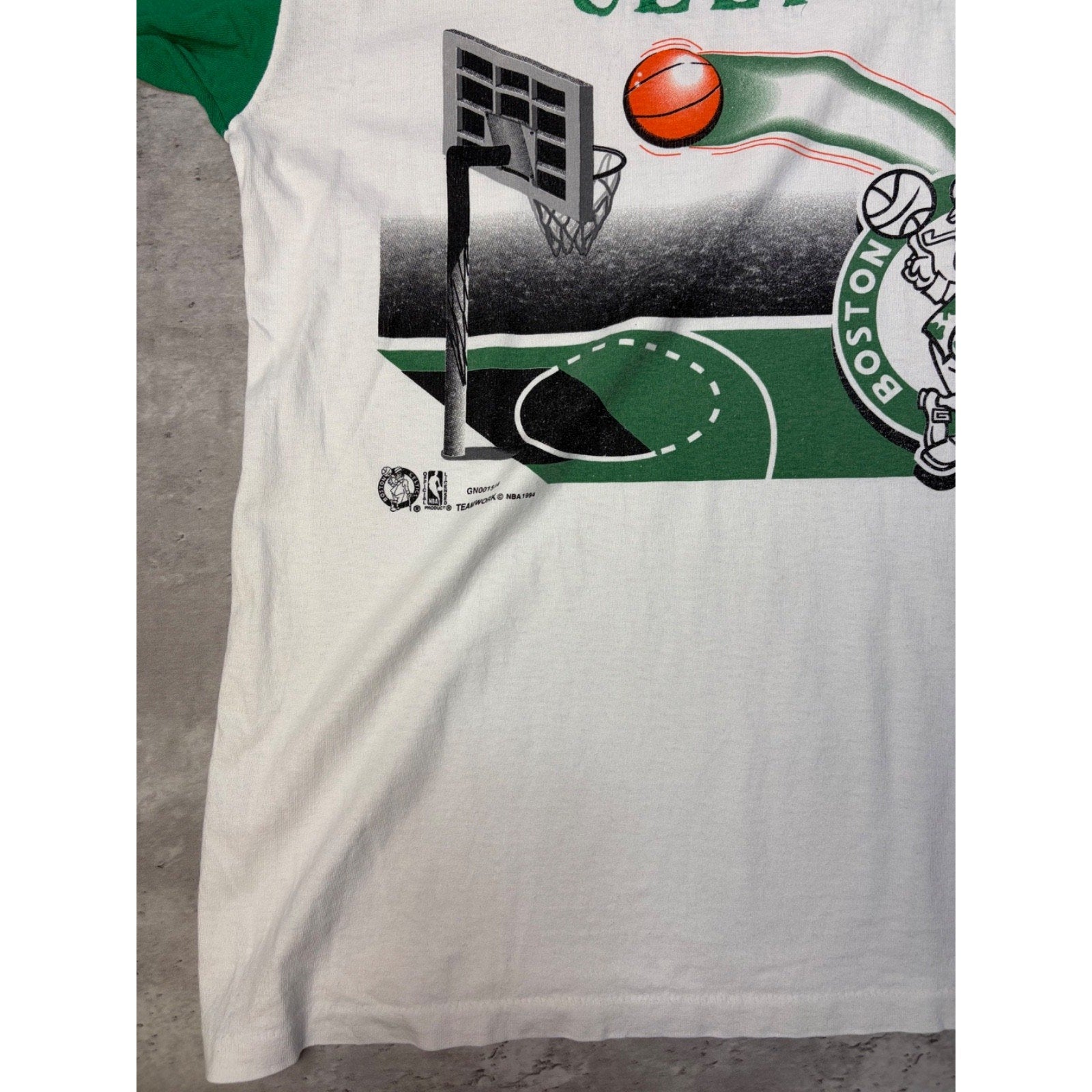 Vintage 1994 Boston Celtics NBA Embroidered Spellout Graphic T-Shirt Size XL