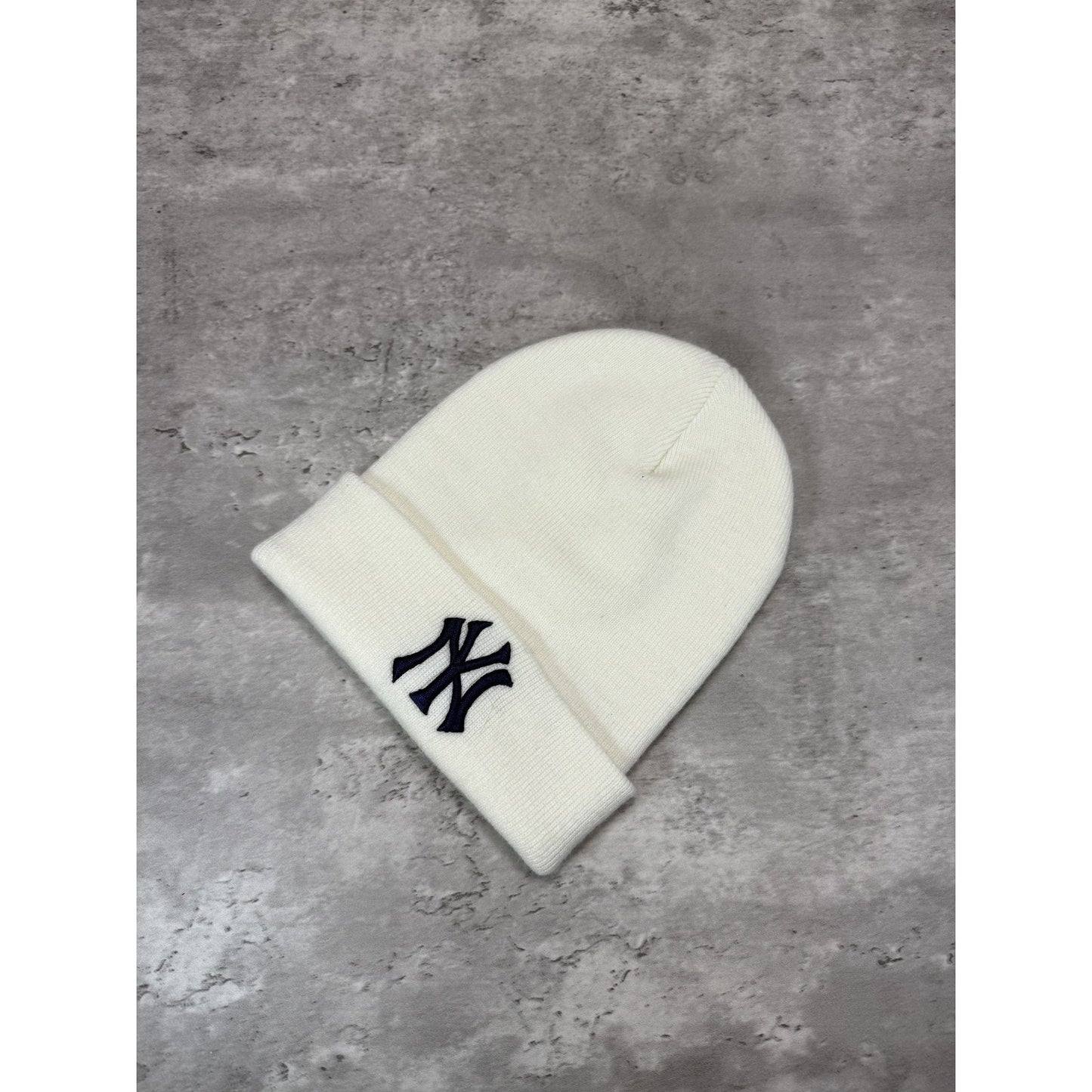 Vintage 90s New York Yankees MLB Embroidered Logo Beanie Hat OSFA White