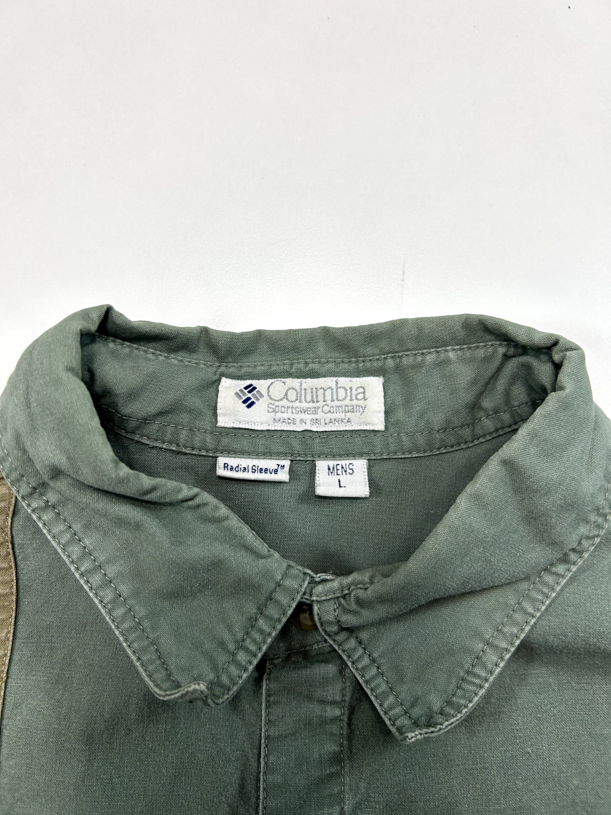 Vintage Columbia Single Pocket Shoulder Patch Hunting Button Up Shirt Size Large