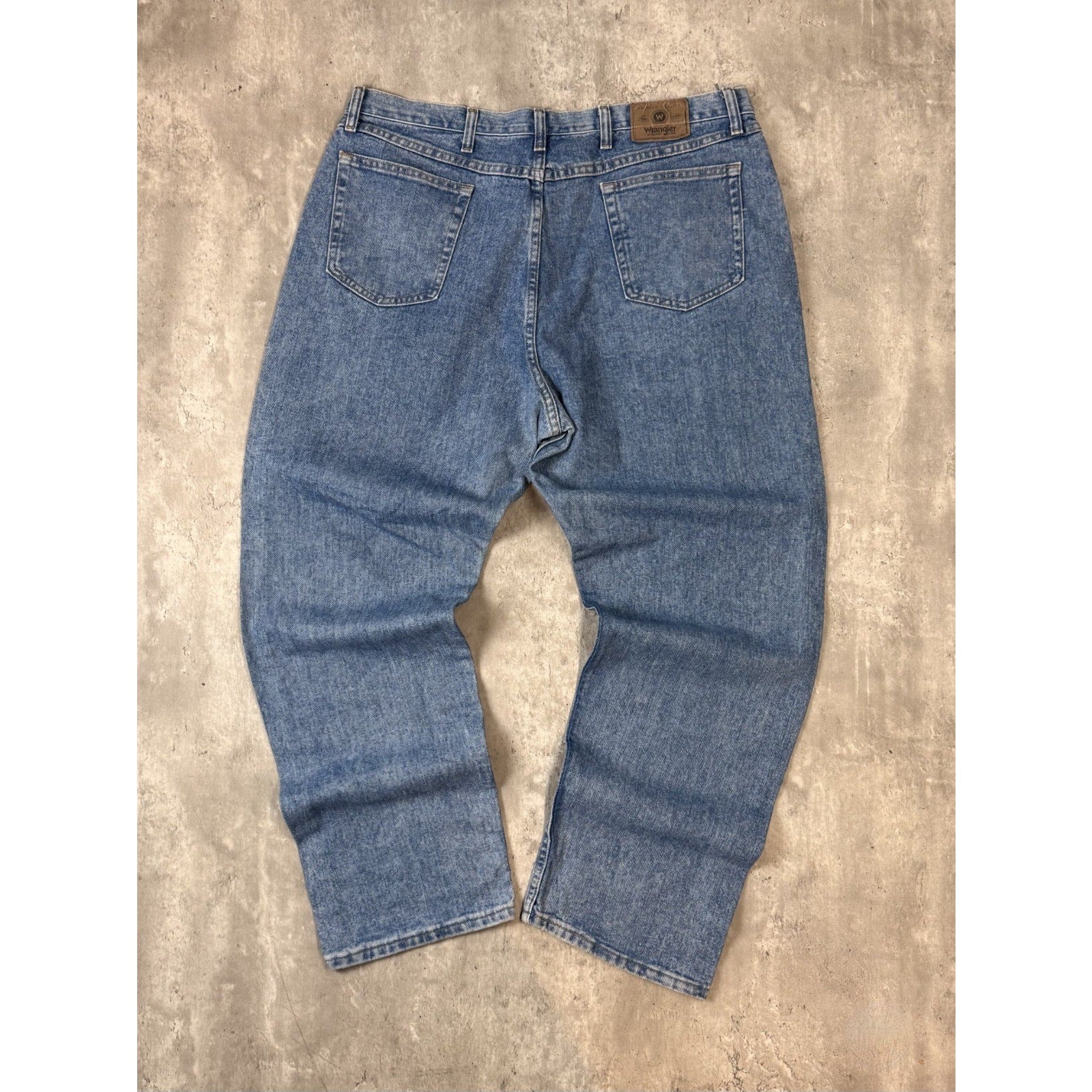Vintage Wrangler Authentic Jeans Medium Wash Denim Pants Size 42
