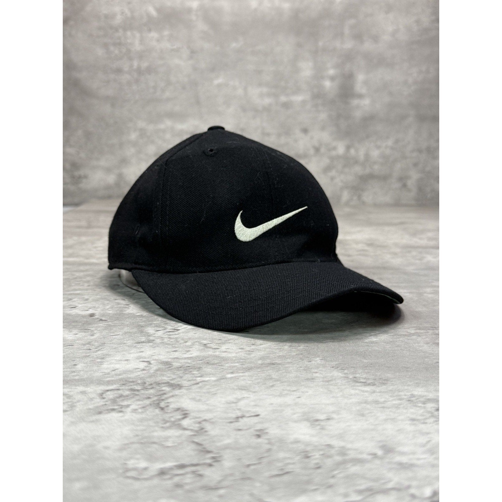 Vintage 90s Nike Embroidered Swoosh Fitted Hat Size 7 1/4 Black