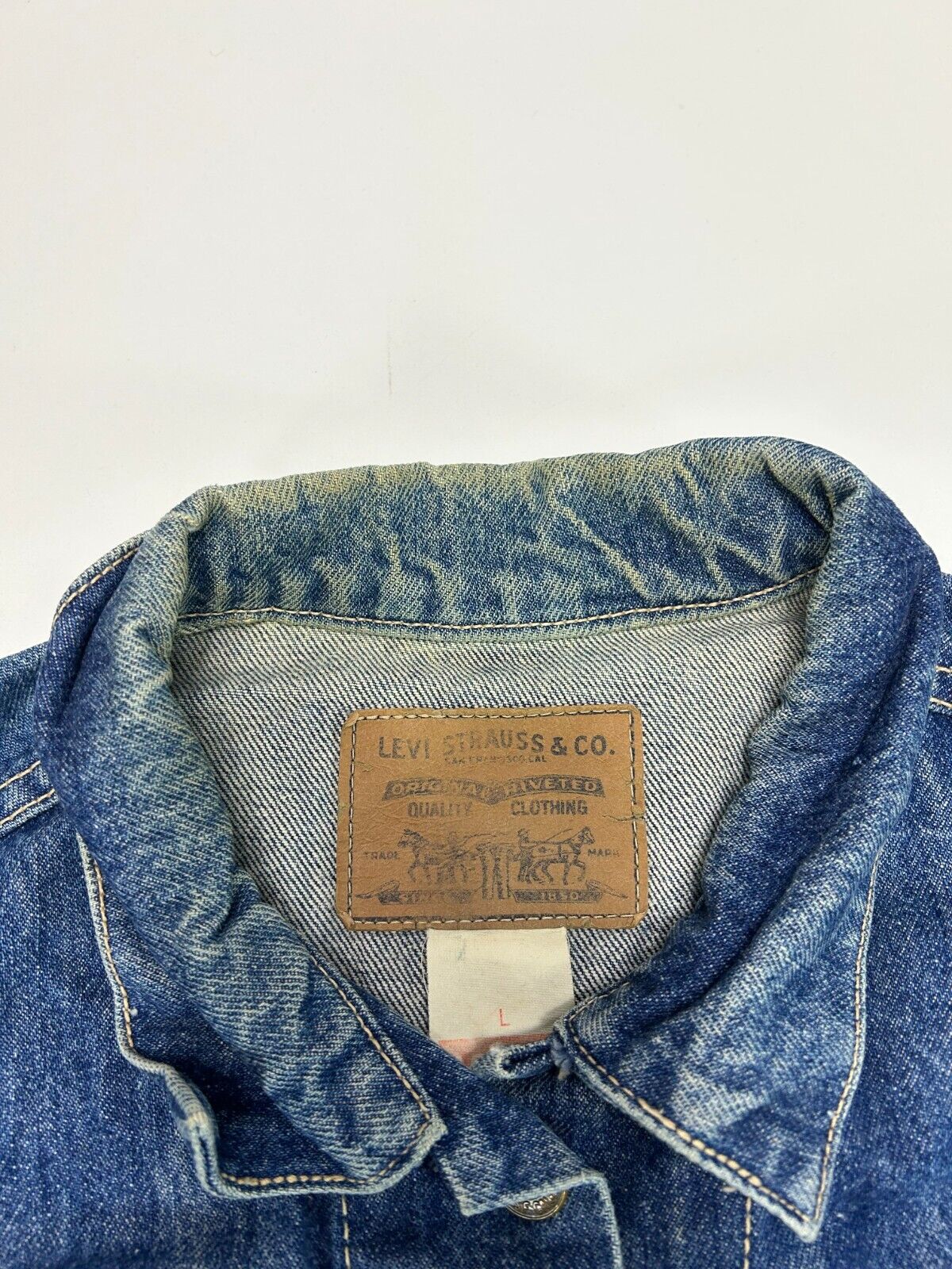 Vintage 90s Levis White Tab Medium Wash Denim Trucker Jacket Size Large