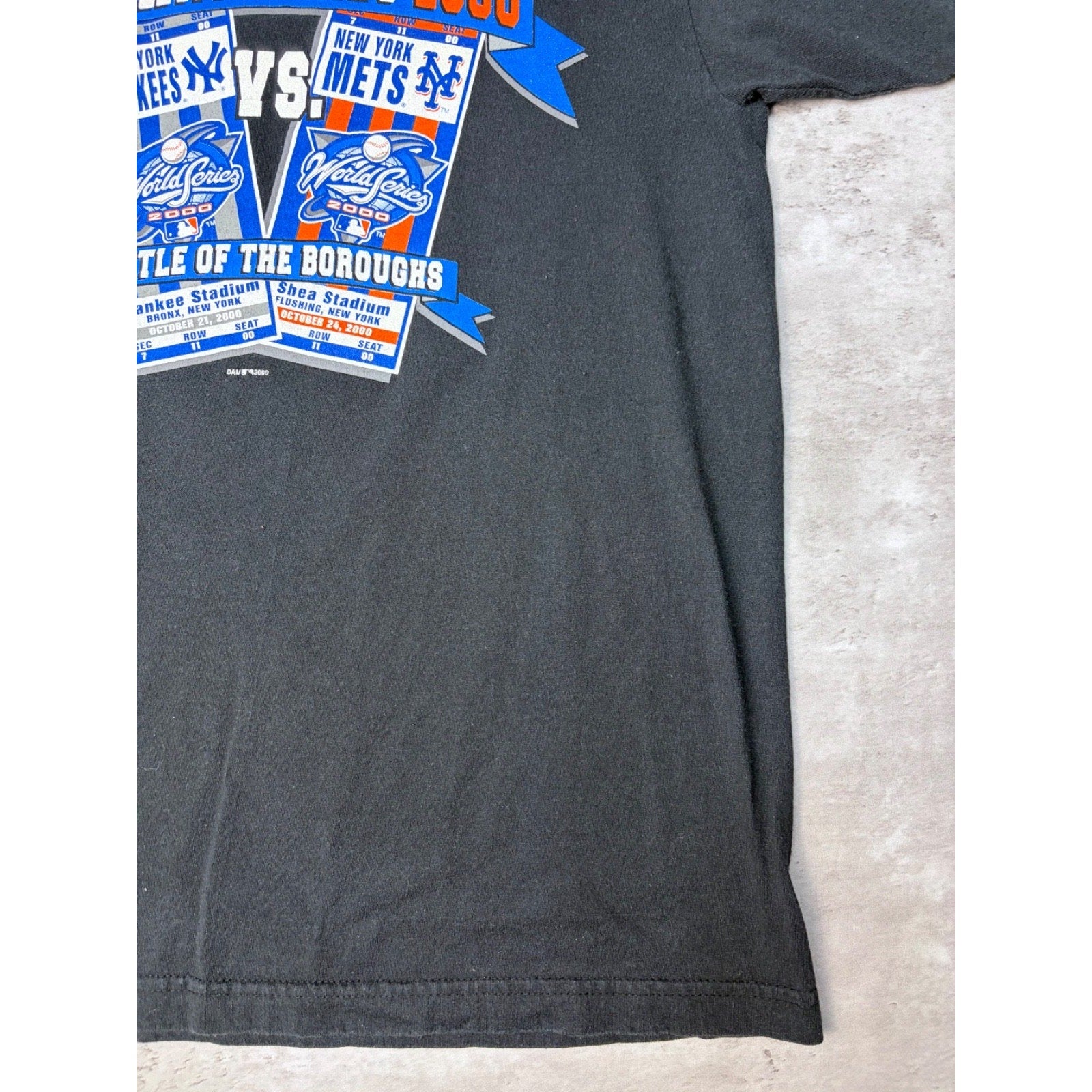 Vintage 2000 Mets Vs Yankees MLB Subway Series Ticket Graphic T-Shirt Sz Medium