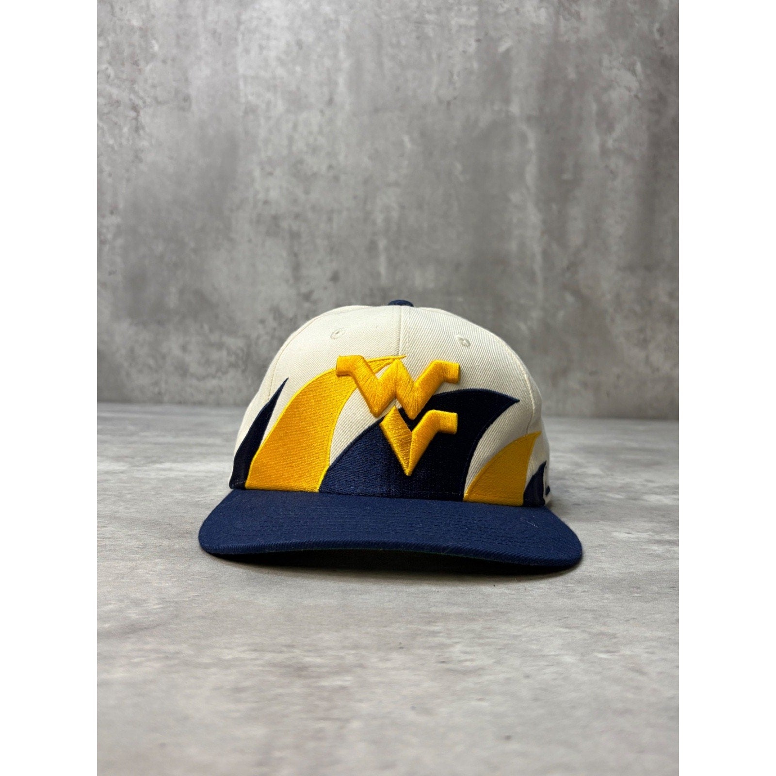 Vintage West Virginia Mountaineers NCAA Zephyr Sharktooth Snapback Hat OSFA
