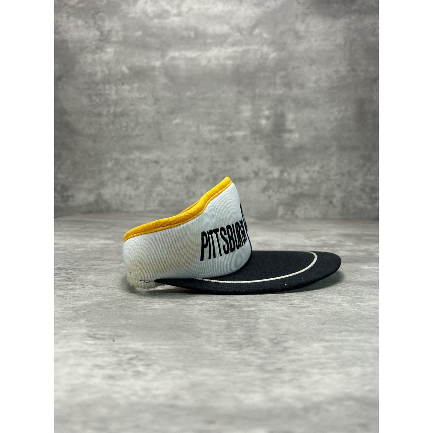 Vintage 80s/90s Pittsburgh Pirates MLB Graphic Spellout Snapback Visor OSFA