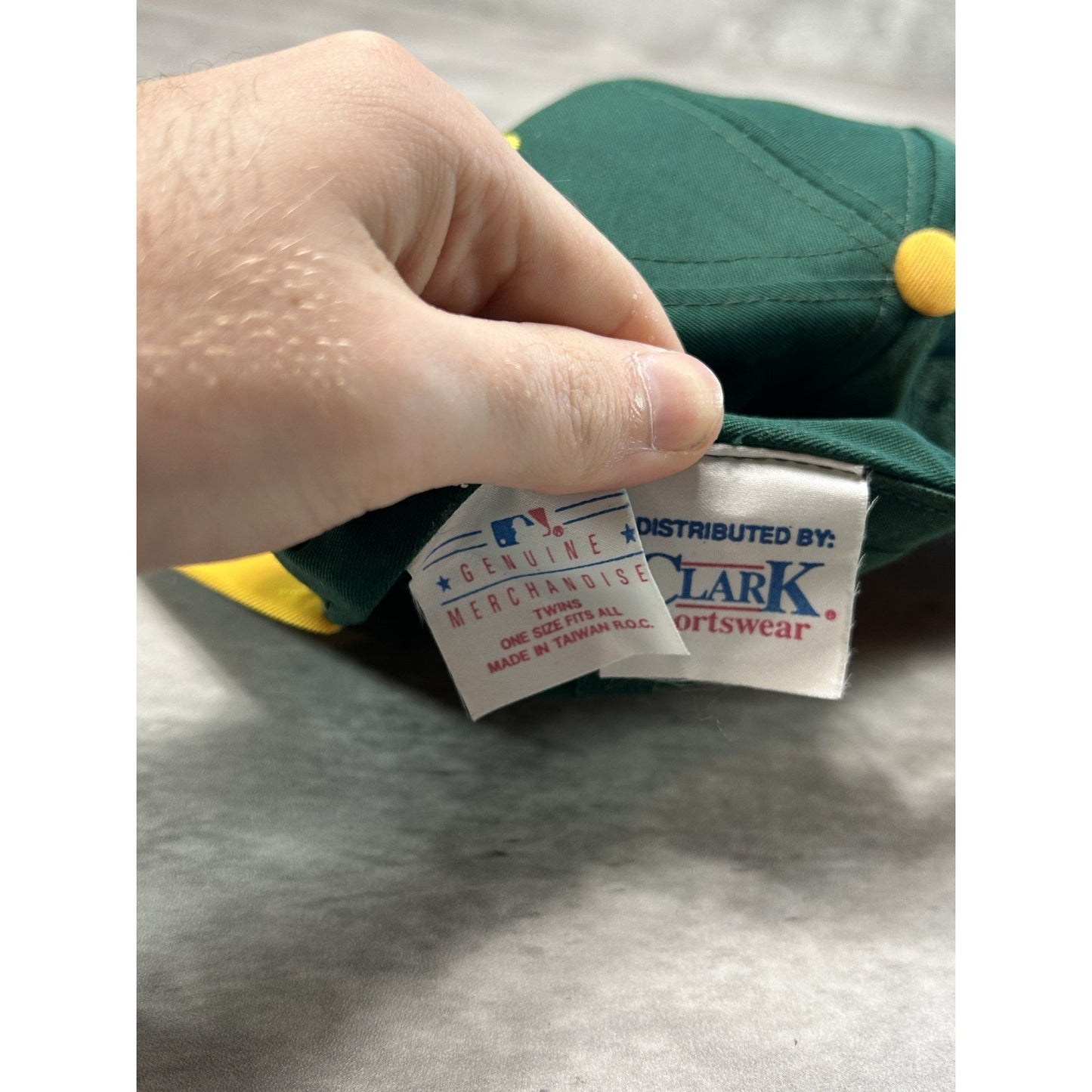 Vintage 90s Oakland Athletics MLB Embroidered Logo Snapback Hat OSFA