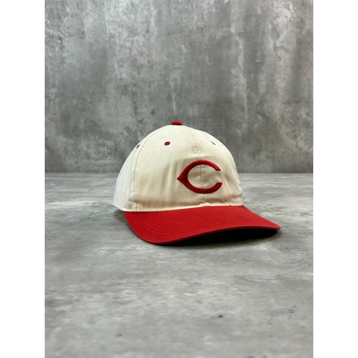 Vintage Cincinnati Reds MLB Embroidered Logo Baseball Snapback Hat OSFA