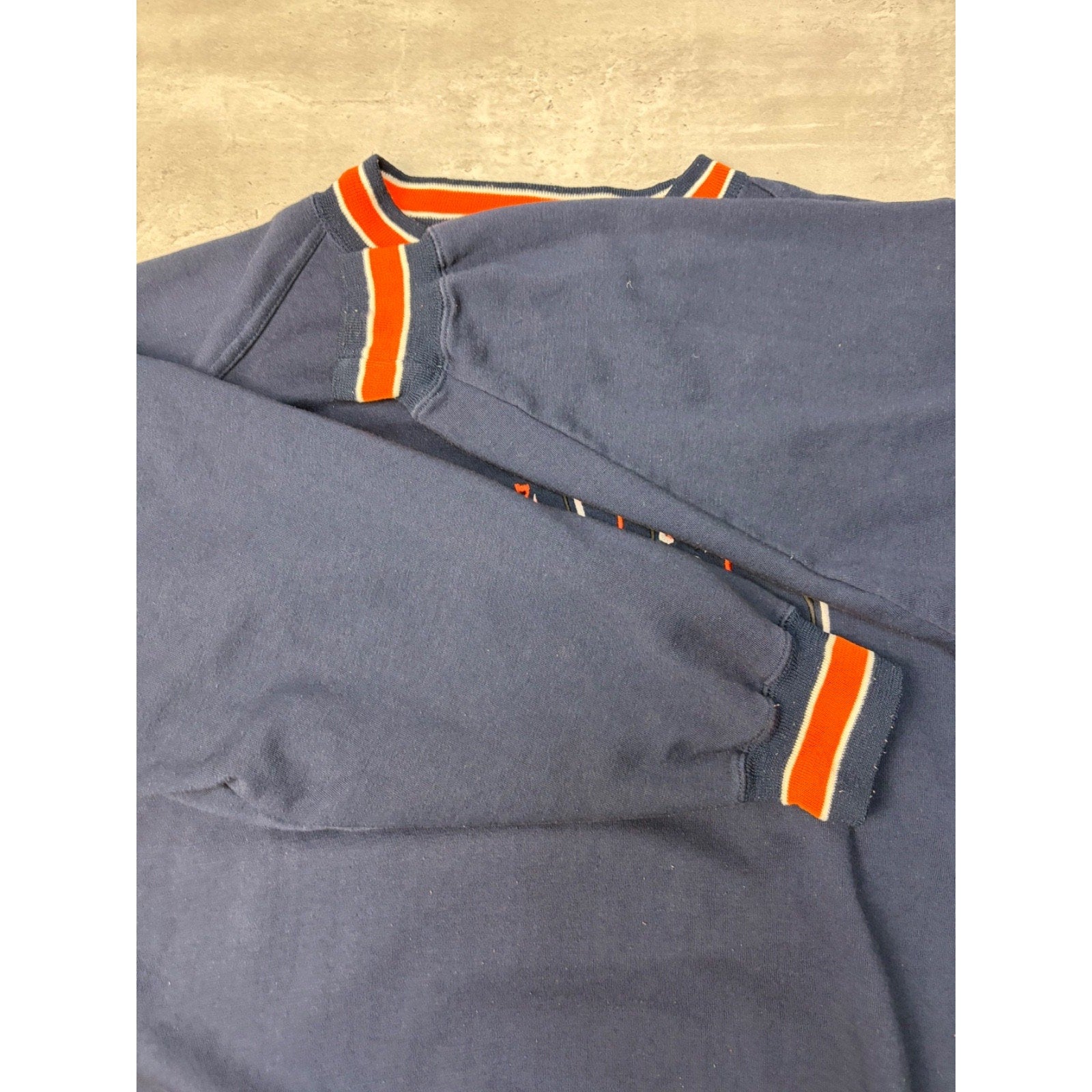 VTG 90s Chicago Bears NFL Embroidered Spellout Graphic Sweatshirt Size Medium