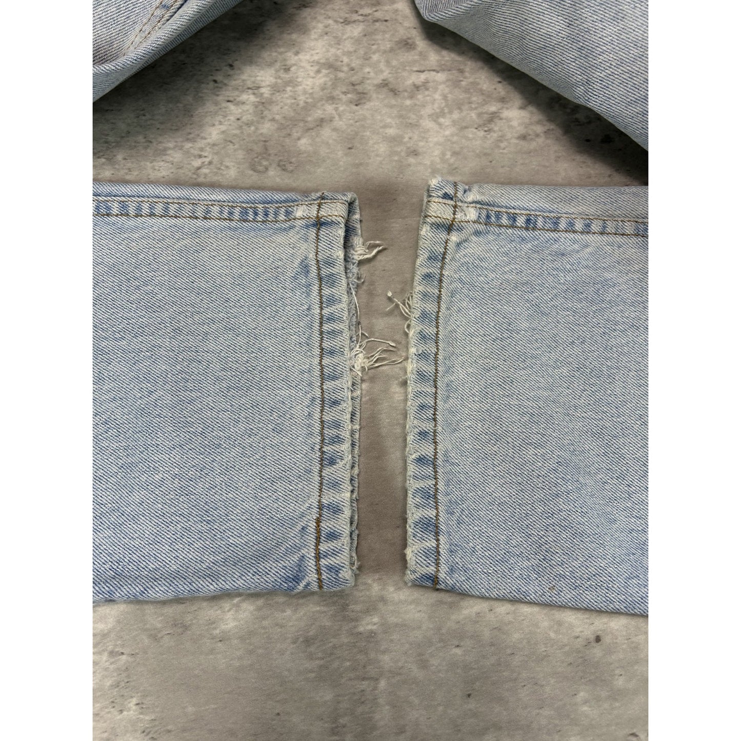 Vintage 90s Levis Relaxed Fit Red Tab 550 Light Wash Denim Pants Size 34