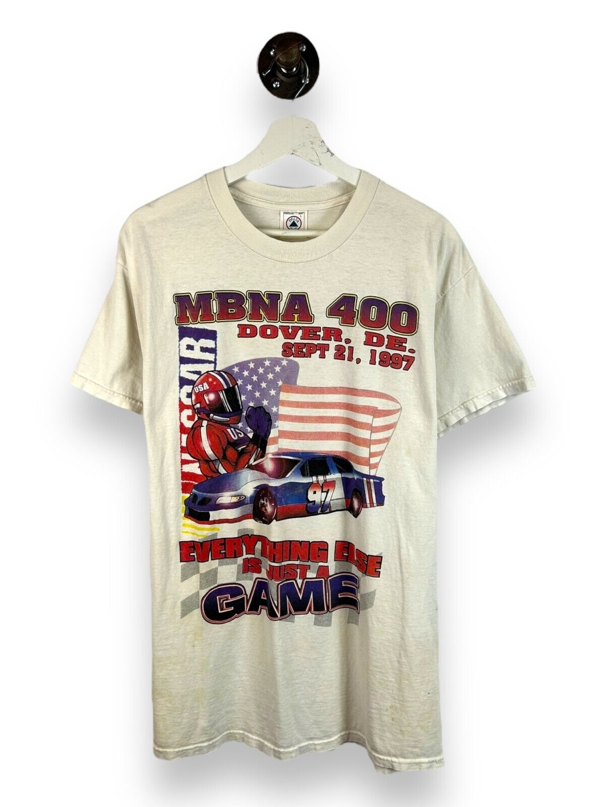 Vintage 1997 MBNA 400 Nascar Racing Graphic T-Shirt Size Large 90s