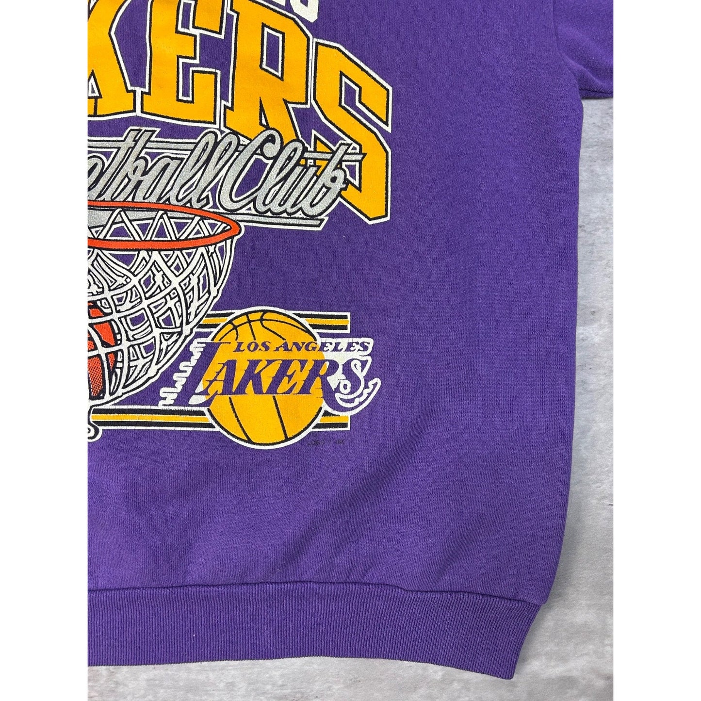 Vintage 1984 Los Angeles Lakers Basketball Club NBA Graphic Sweatshirt Size XL
