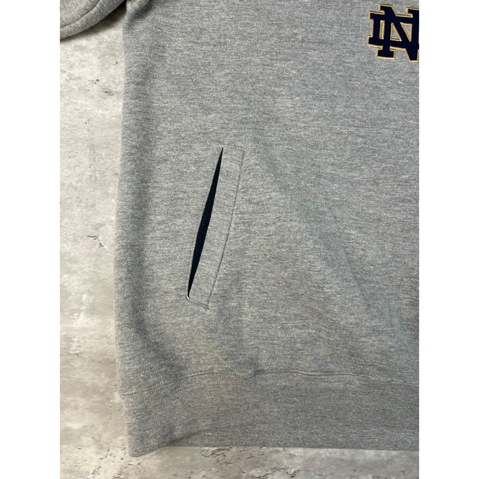 Vintage Notre Dame Fighting Irish NCAA Embroidered Hooded Sweatshirt Size XL