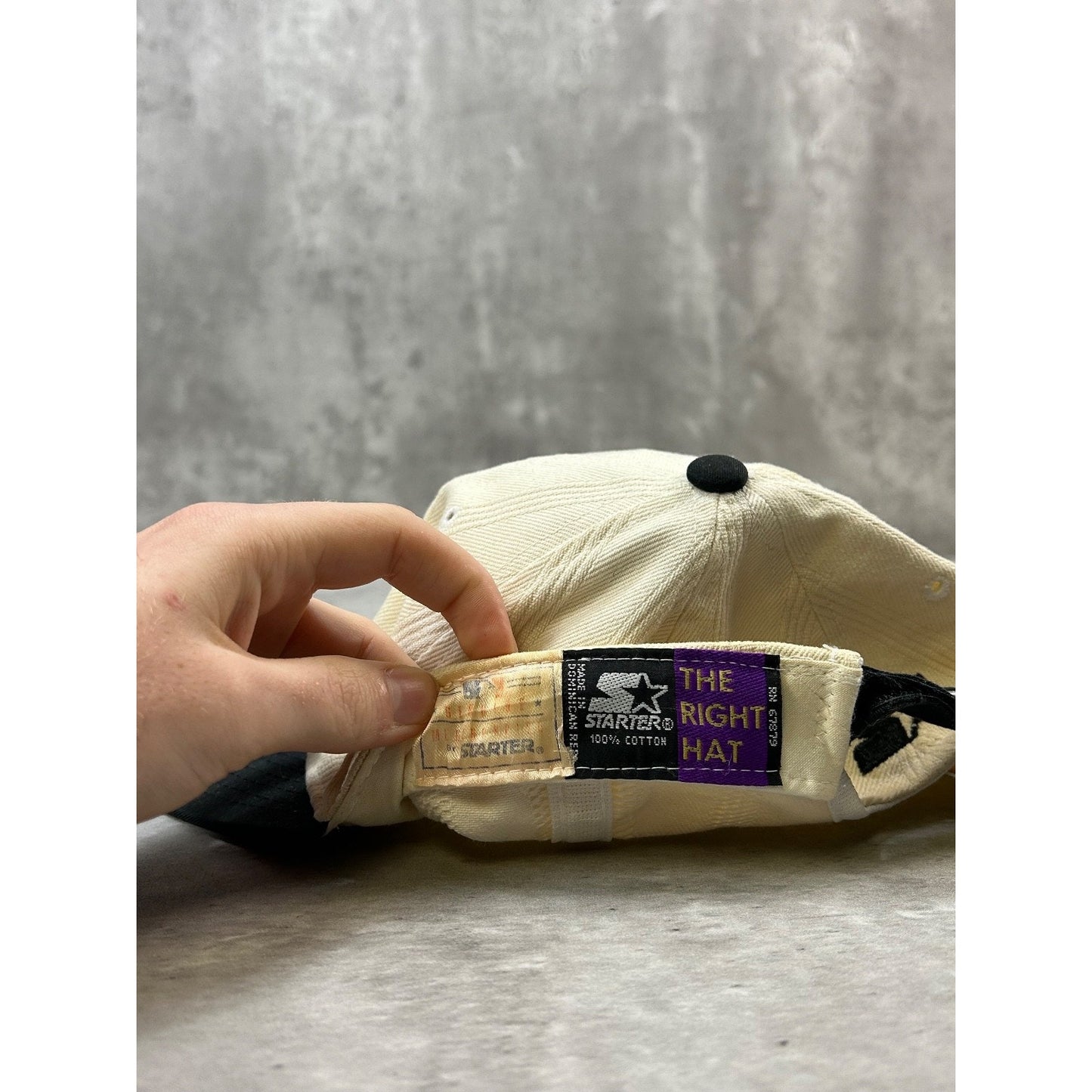 Vintage 90s Chicago White Sox MLB Embroidered Logo Starter Strapback Hat OSFA