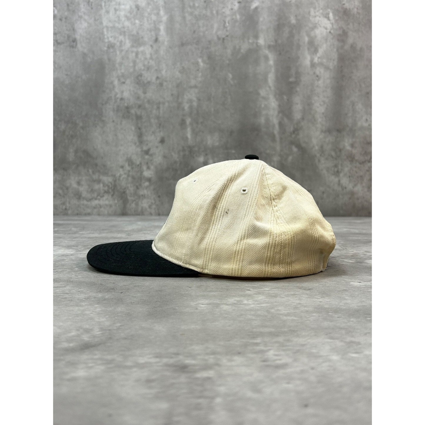 Vintage 90s Chicago White Sox MLB Embroidered Logo Starter Strapback Hat OSFA