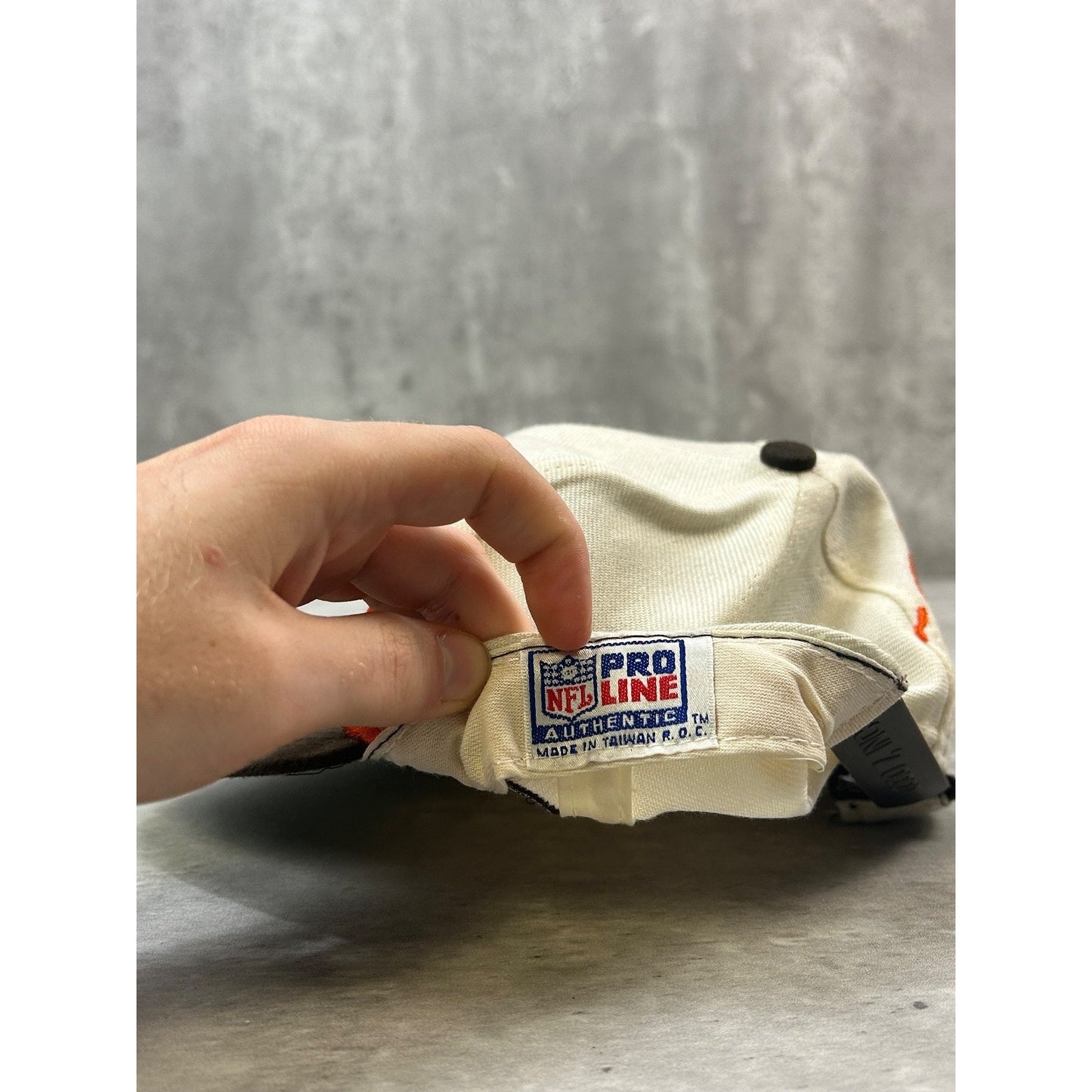 Vintage 90s Cleveland Browns NFL Logo Athletic Splash Snapback Hat OSFA