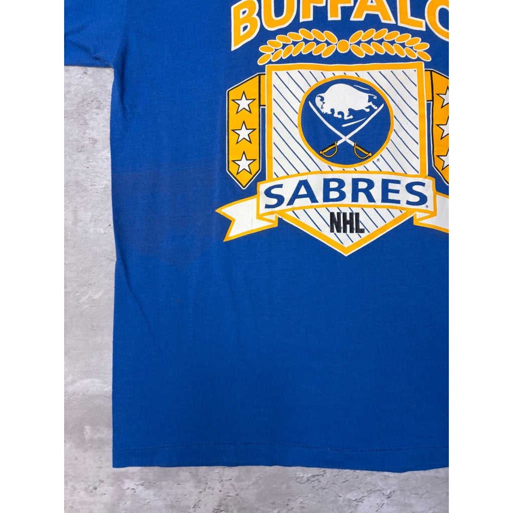 Vintage 90s Buffalo Sabres NHL Crest Graphic Blue Hockey T-Shirt Size XL