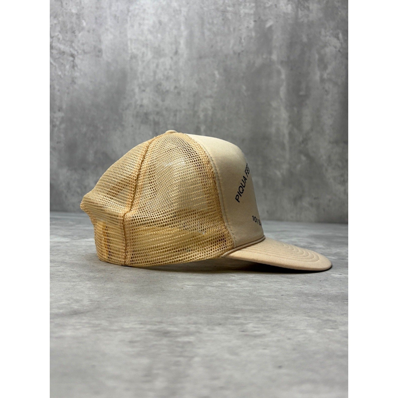 Vintage 80s/90s Piqua Feed Seed & Supply Beige Trucker Snapback Hat OSFA