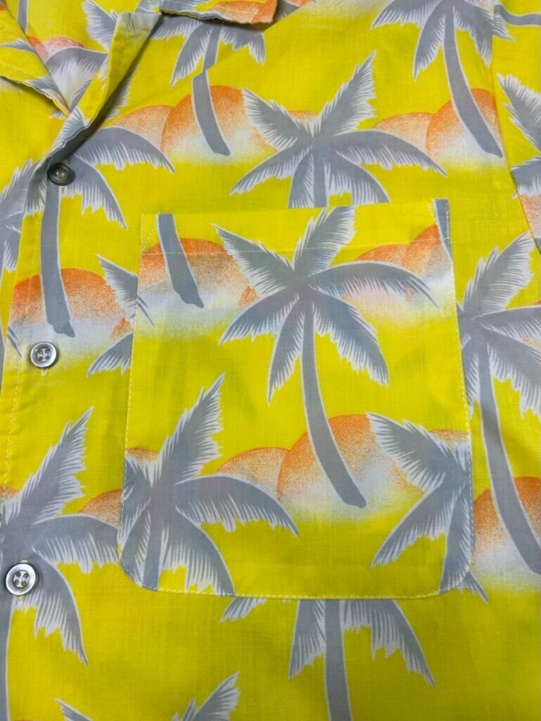 Vintage 90s Tropicana Palm Tree Print Double Pocket Button Up Shirt Size Medium